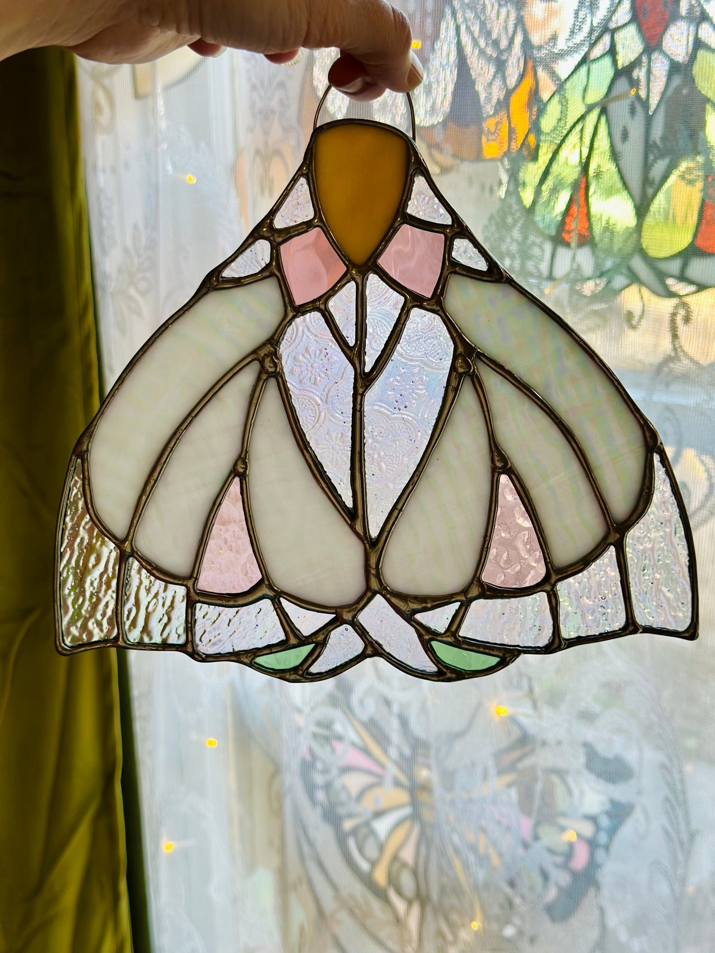 moth (irid/mint)